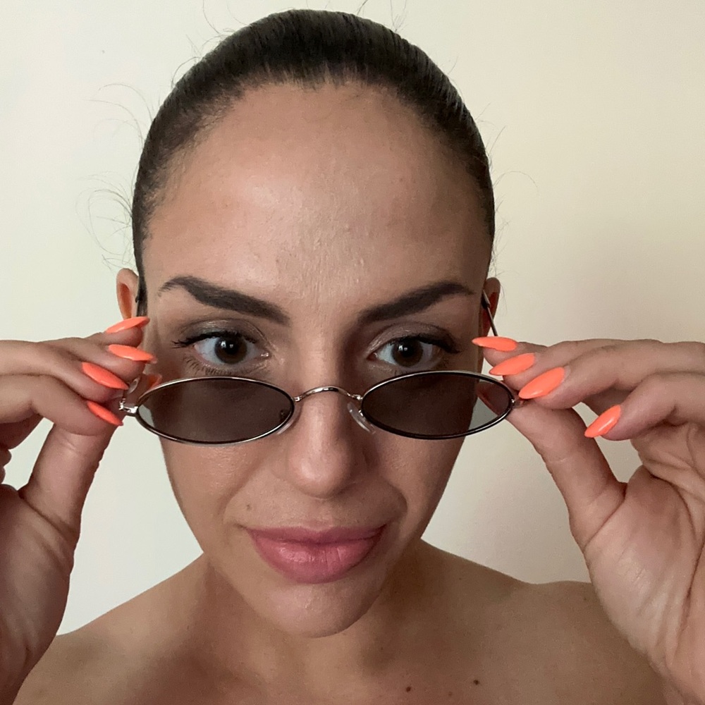 iB Weird Oval Sunglasses